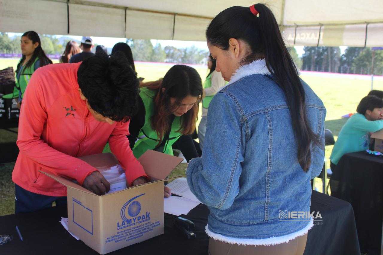 EXITOSA ENTREGA DE KITS DEL MEDIO MARATÓN INTERNACIONAL TLAXCALLAN Y CARRERA 5K