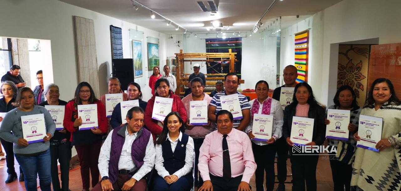 PREMIAN A GANADORES DEL XIII CONCURSO ESTATAL DE TEXTILES 2024