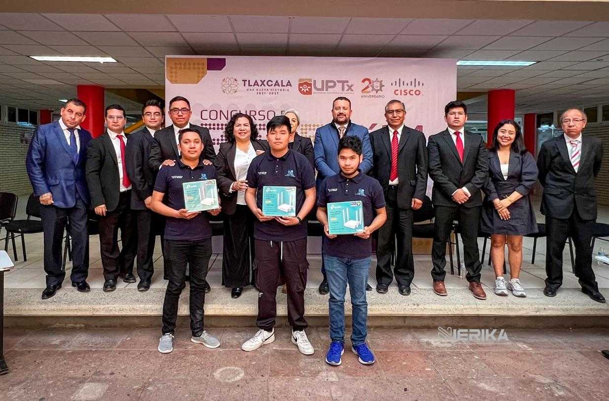 CELEBRA UPTX 8º CONCURSO DE REDES DE INGENIERÍA EN TECNOLOGÍAS DE LA INFORMACIÓN