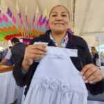 NIDIA VISTE CON ESTILO A MASCOTAS DE TLAXCALA