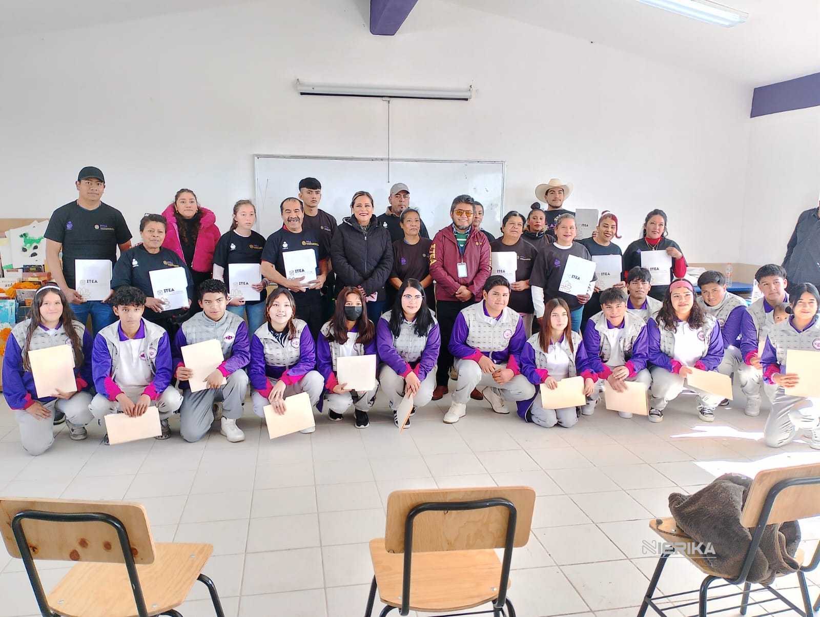 ITEA Y CEBES ENTREGARON CERTIFICADOS A PERSONAS ADULTAS MAYORES
