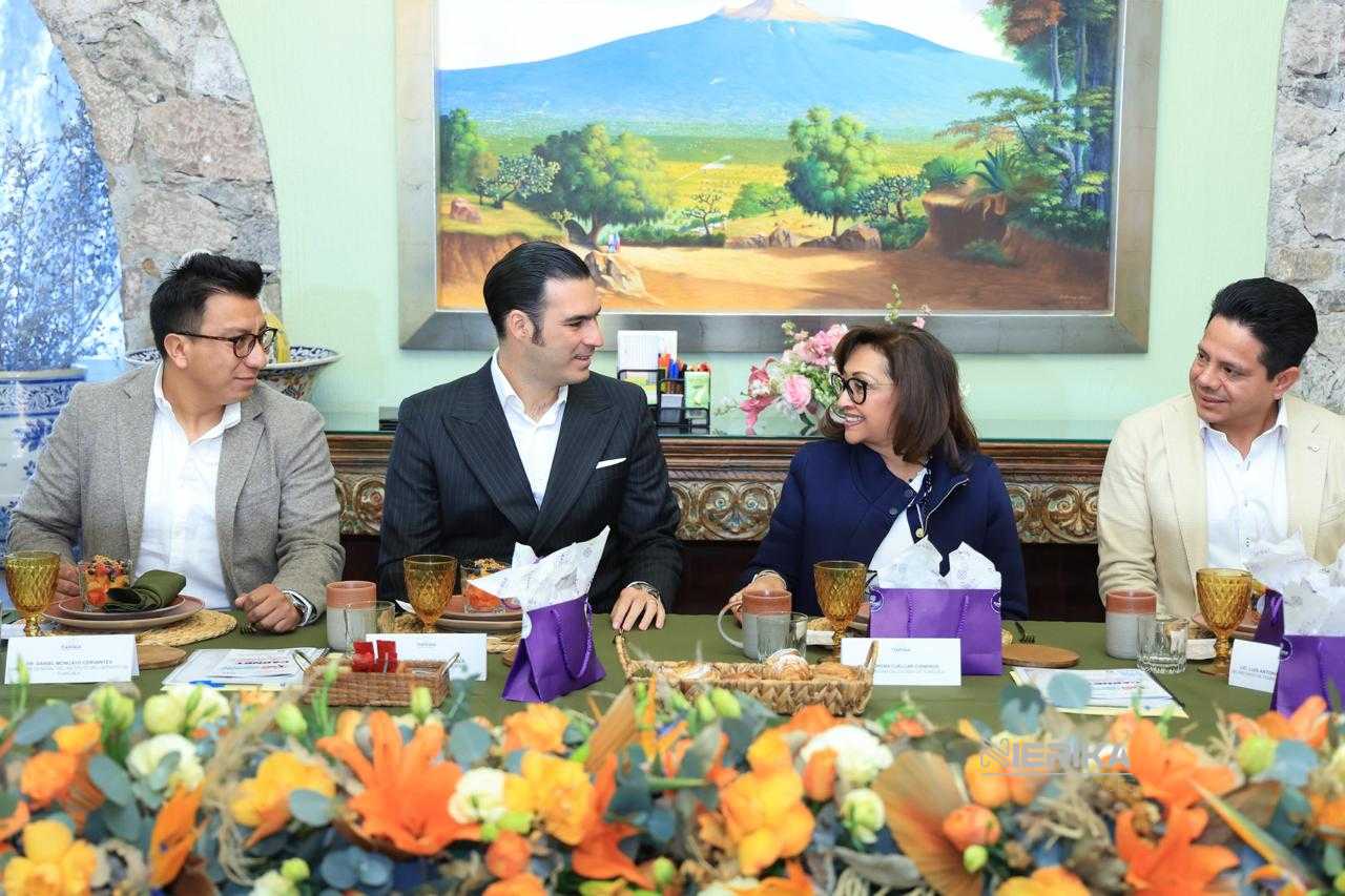 GOBIERNO DE TLAXCALA SE SUMA A LA CLASE NACIONAL DE BOXEO; LCC FIRMA CINTURÓN DE LA PAZ