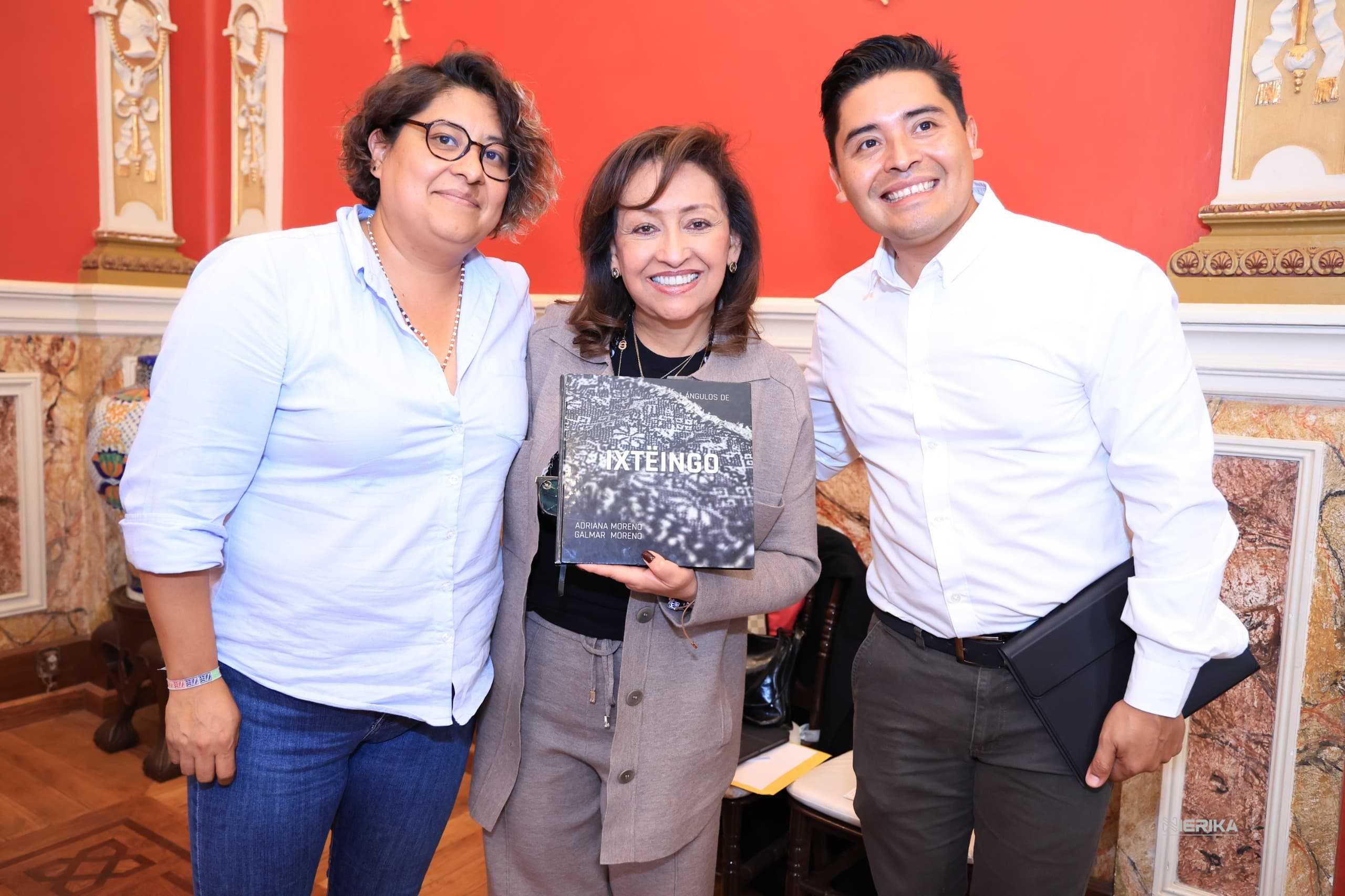 CON LIBRO “ÁNGULOS DE IXTËINGO”, DEFIENDEN Y PROMUEVEN CULTURA OTOMÍ