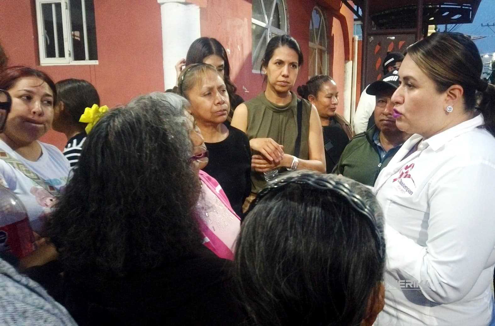 Blanca Angulo supervisa rehabilitación de dos mil lámparas en Chiautempan