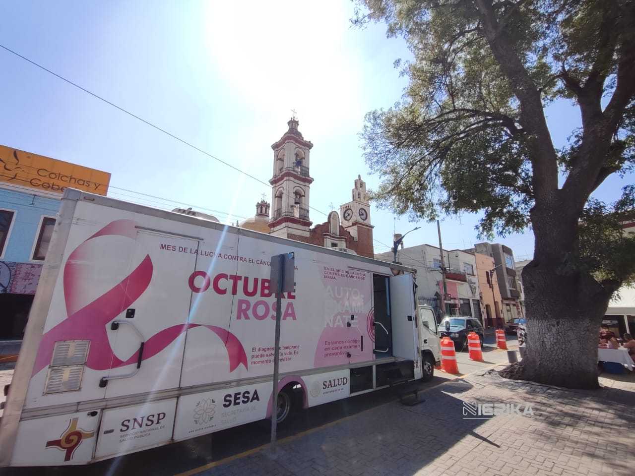 Mujeres chiautempenses reciben atención médica gratuita en jornada de salud