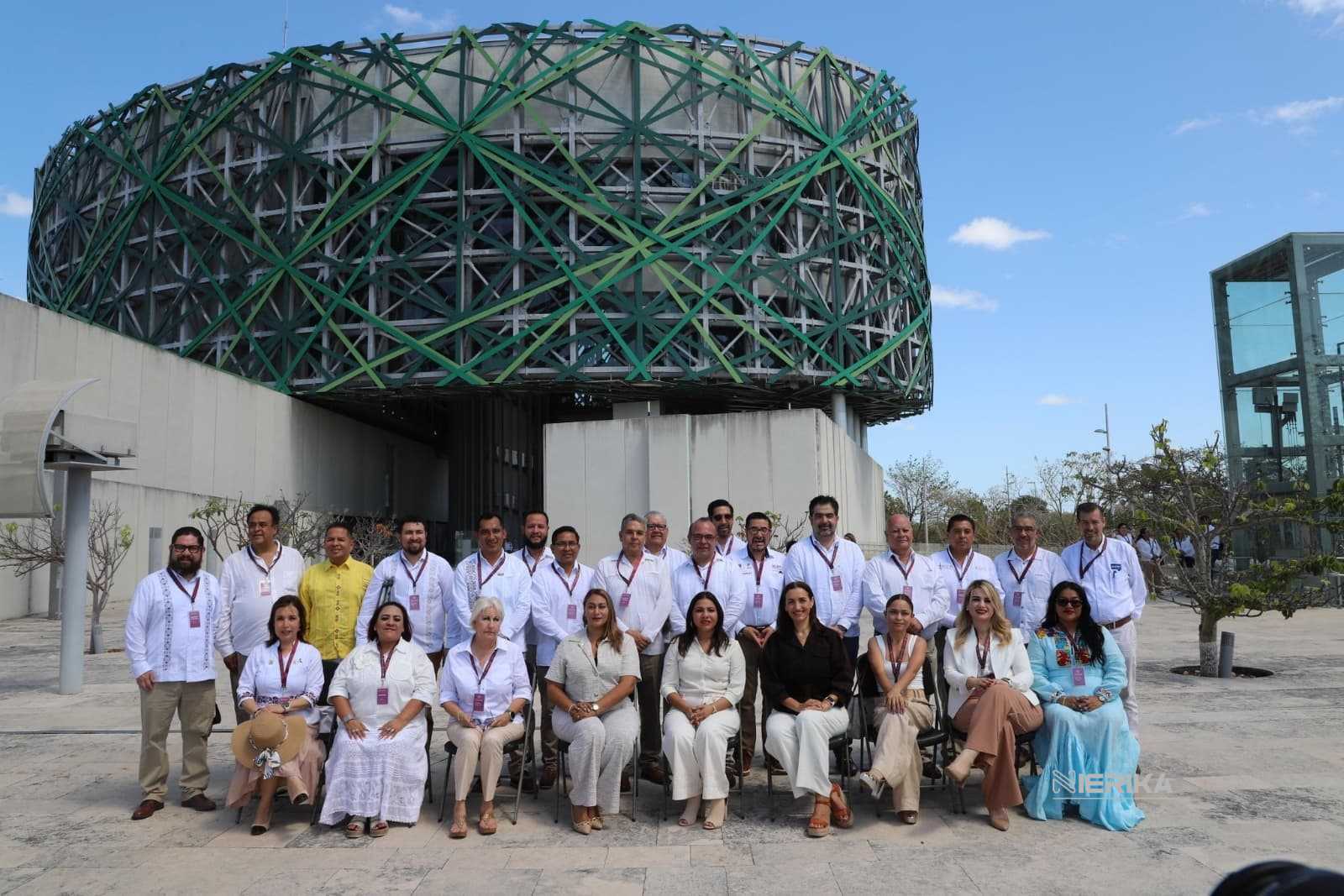 ICATLAX FORTALECE ALIANZAS INTERESTATALES EN LA REUNIÓN NACIONAL ICAT YUCATÁN 2025