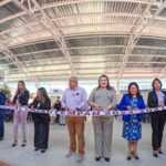 Entrega Blanca Angulo la techumbre de la escuela primaria José María Morelos de la comunidad de Texcacoac