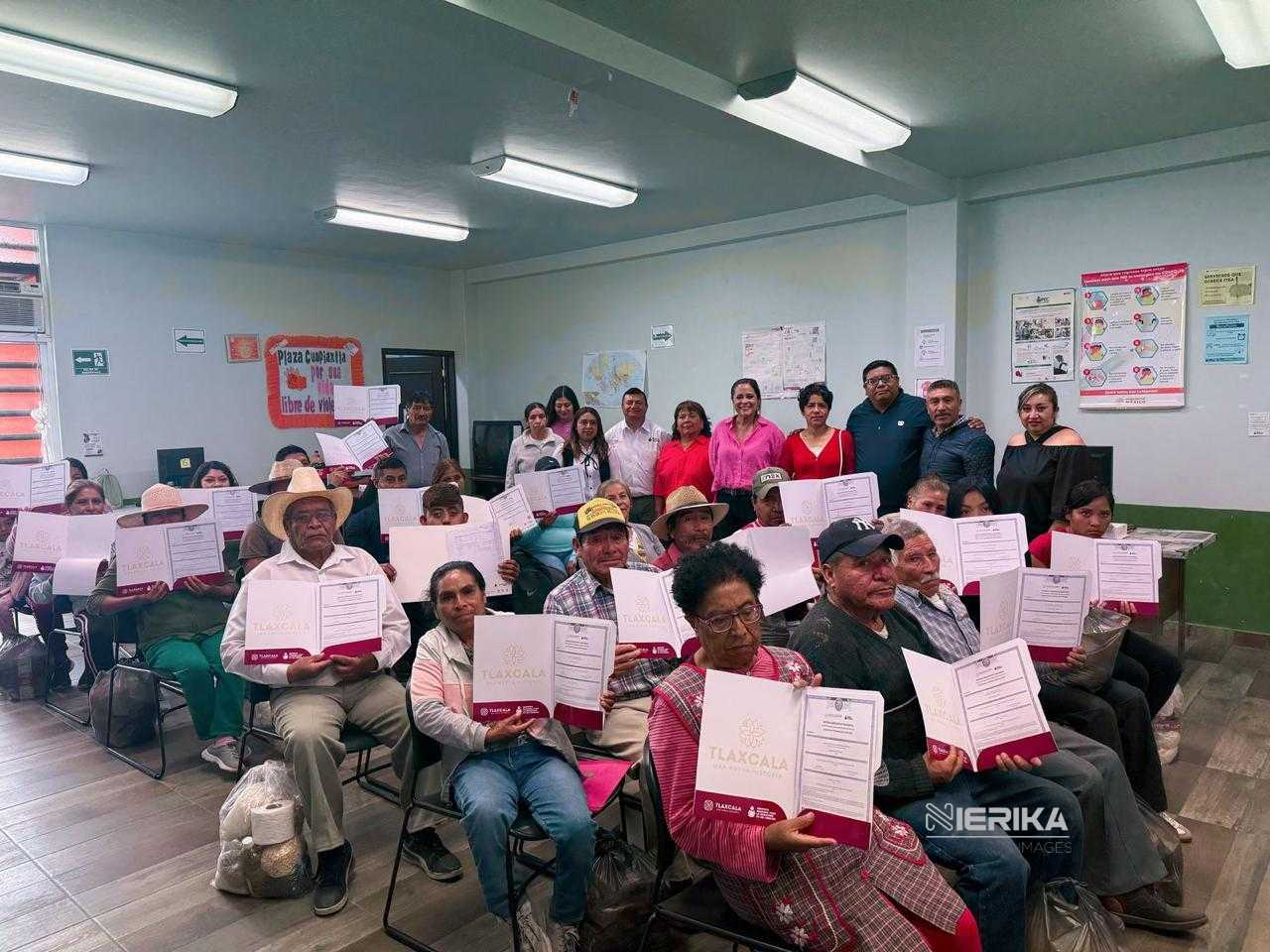 ENTREGA ITEA CERTIFICADOS DE PRIMARIA Y SECUNDARIA A GRADUADOS DE TERRENATE Y CUAPIAXTLA