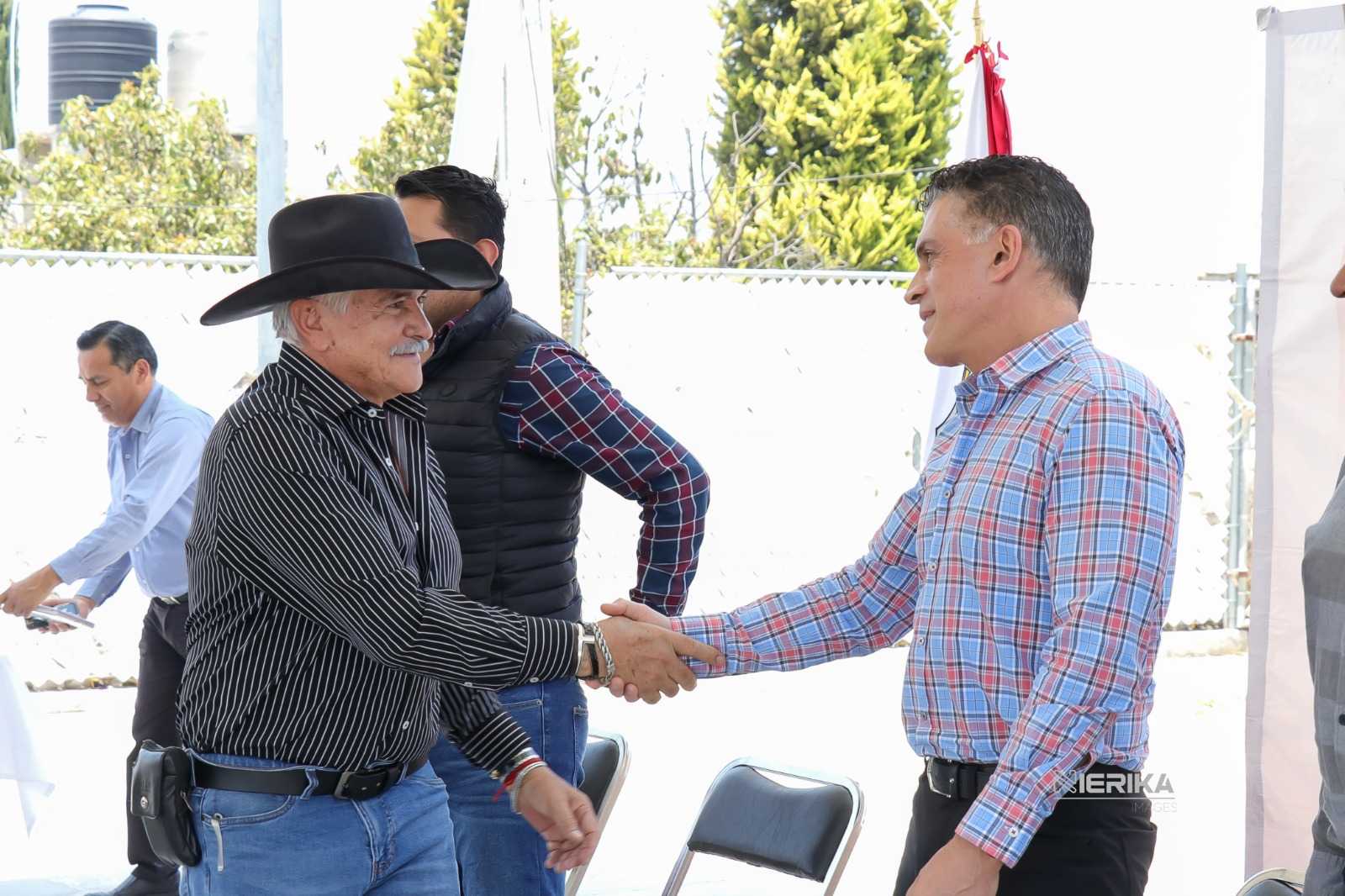 Regresa presidente Alfonso Sánchez García a San Lucas Cuauhtelulpan con las “Jornadas de Bienestar