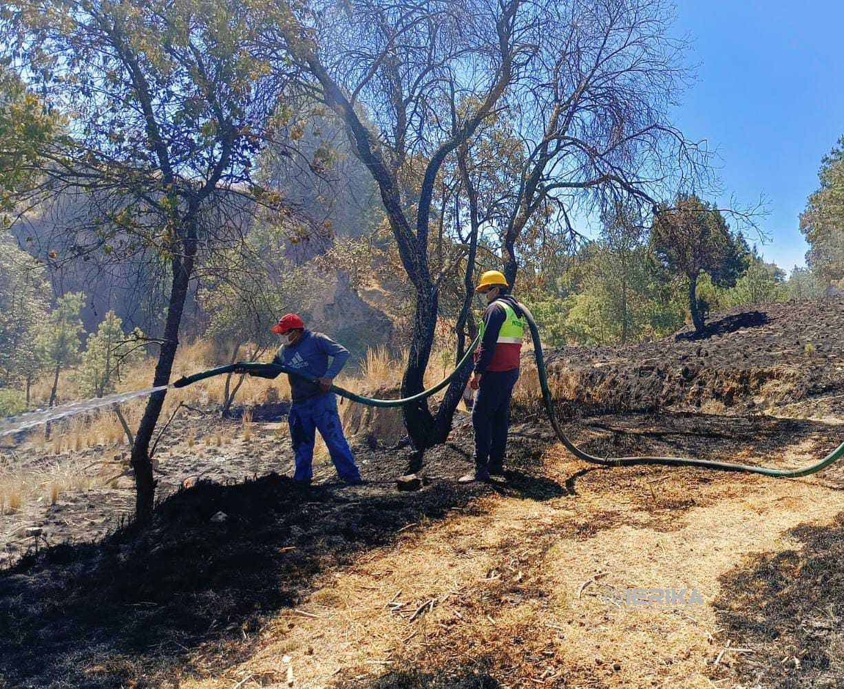 Con trabajo en equipo, Chiautempan combate incendios