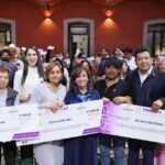 ENTREGA GOBERNADORA CHEQUES A 103 UNIDADES PRODUCTIVAS A TRAVÉS DEL FOMTLAX