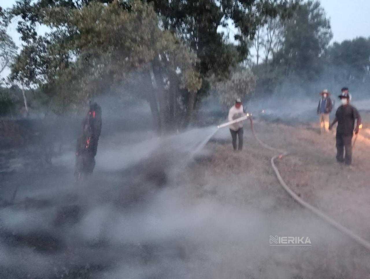 UNEN ESFUERZOS BRIGADISTAS, VOLUNTARIOS Y MILITARES PARA ATENDER INCENDIO EN EL MUNICIPIO DE ATLTZAYANCA