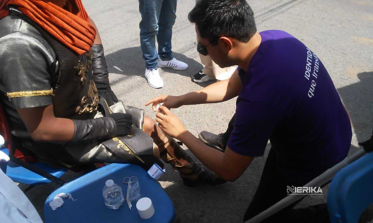 Atención médica durante el Viacrucis en Chiautempan