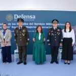 GOBERNADORA TOMA PROTESTA DE BANDERA A SOLDADOS, REMISOS Y MUJERES VOLUNTARIAS
