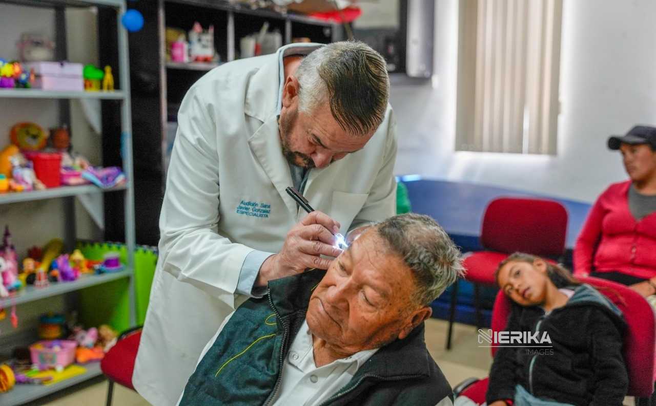 SECRETARÍA DE BIENESTAR ENTREGA AUXILIARES AUDITIVOS A 50 TLAXCALTECAS 