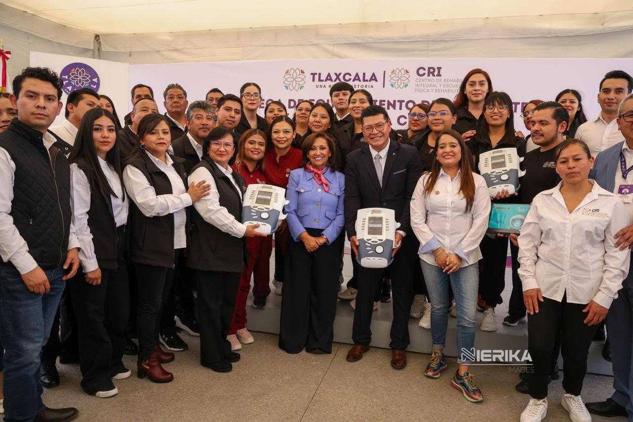 ENTREGA GOBERNADORA EQUIPAMIENTO DE ELECTROTERAPIA Y MOBILIARIO AL CRI-ESCUELA