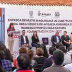 PRESENCIA GOBERNADORA ENTREGA DE MAQUINARIA DE CONSTRUCCIÓN PARA OBRA HÍDRICA DE APIZACO.
