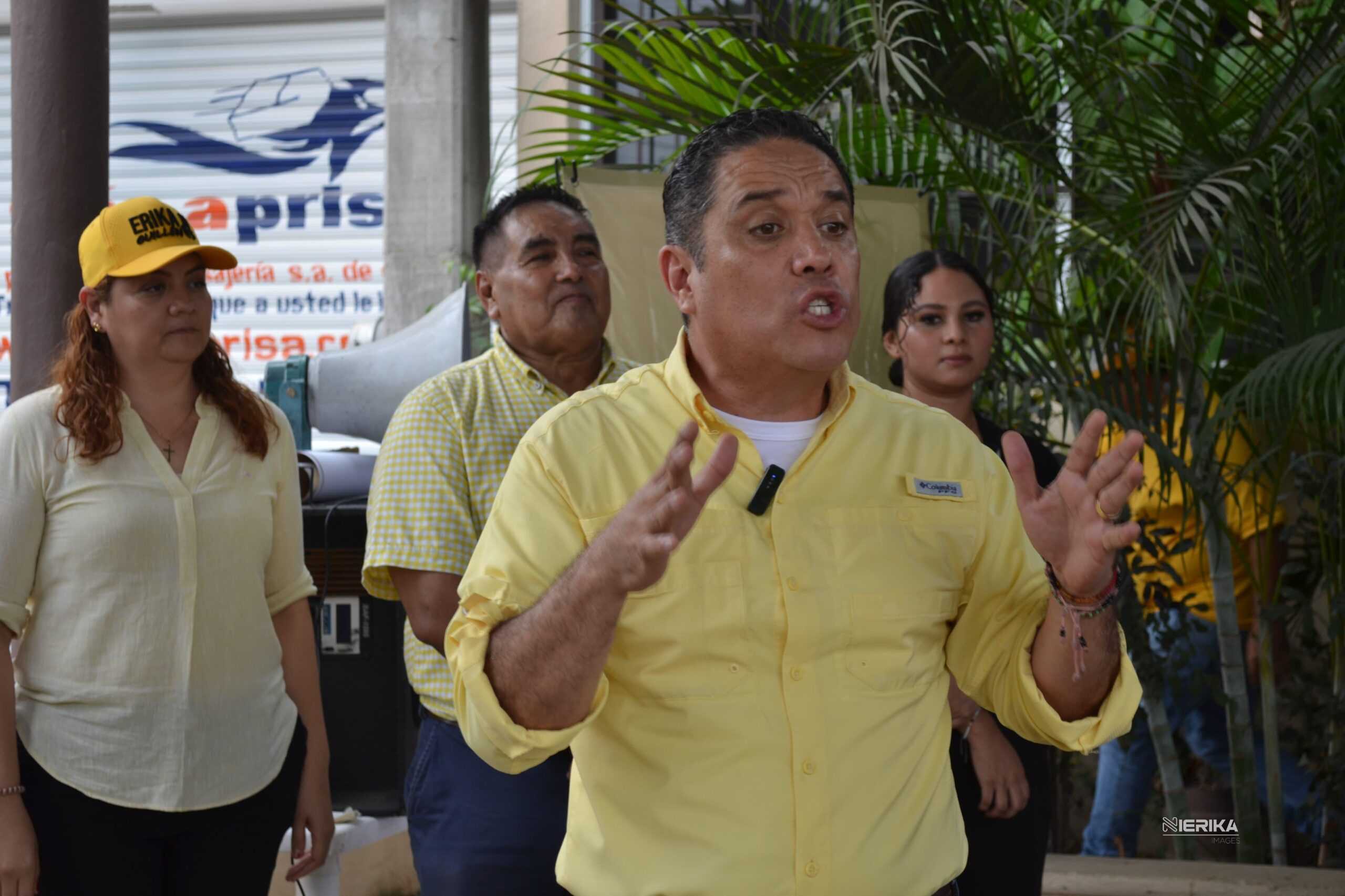 Evodio Velázquez reestructura al PRD en Costa Grande