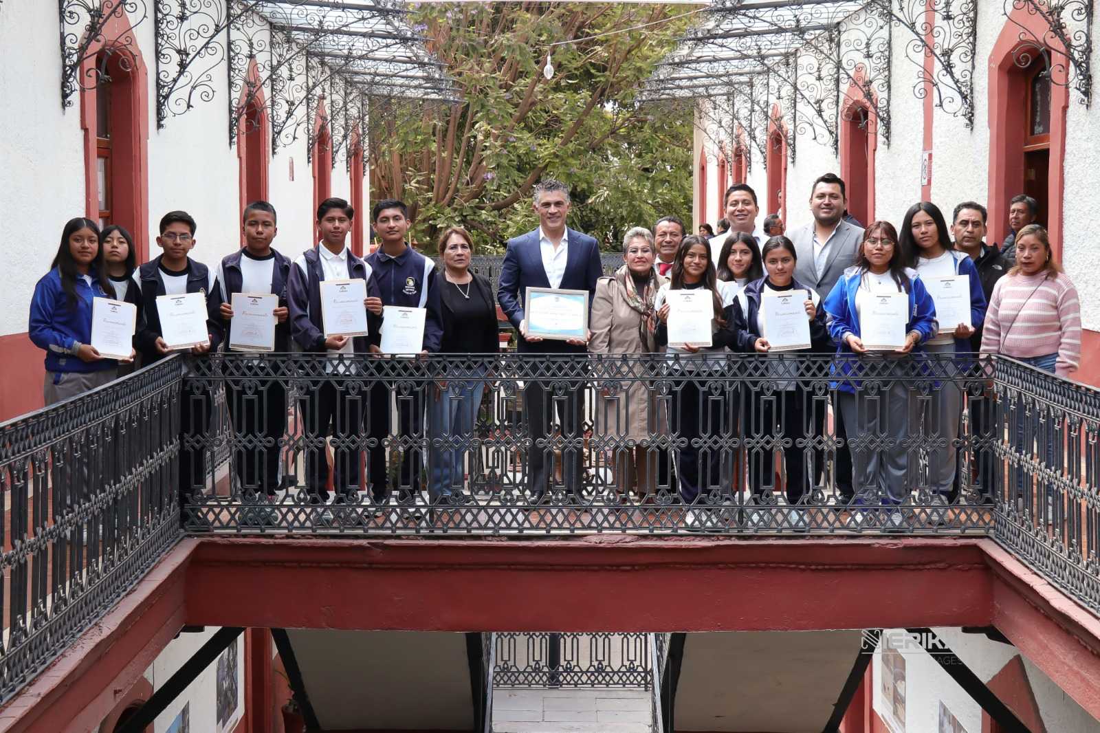 Reconoce presidente Alfonso Sánchez a estudiantes de excelencia de la Telesecundaria “Municipio de Tlaxcala”