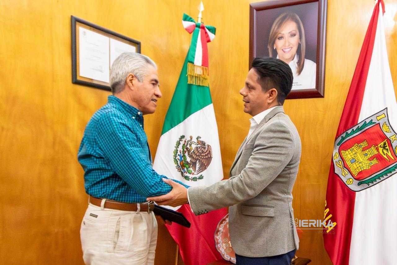 ENTREGA SECRETARIO DE GOBIERNO NOMBRAMIENTO A MATEO SERGIO SÁNCHEZ RAMÍREZ COMO DIRECTOR GENERAL DEL ITIFE