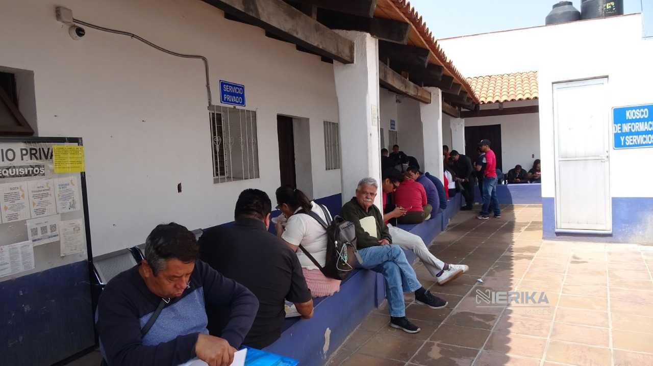 GARANTIZA SMyT ABASTO SUFICIENTE DE INSUMOS PARA REALIZAR TRÁMITES VEHICULARES