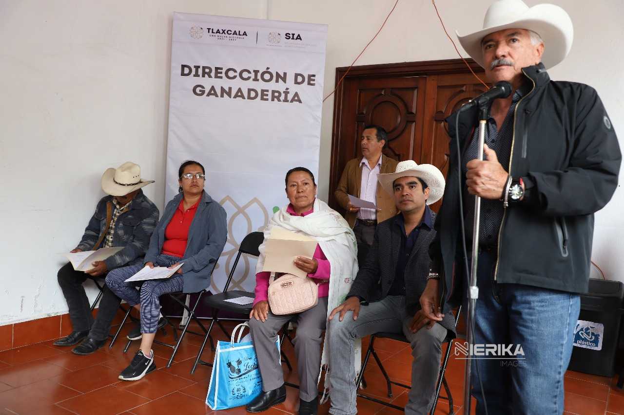 ENTREGA SIA CARTAS DE AUTORIZACIÓN A PRODUCTORES PECUARIOS