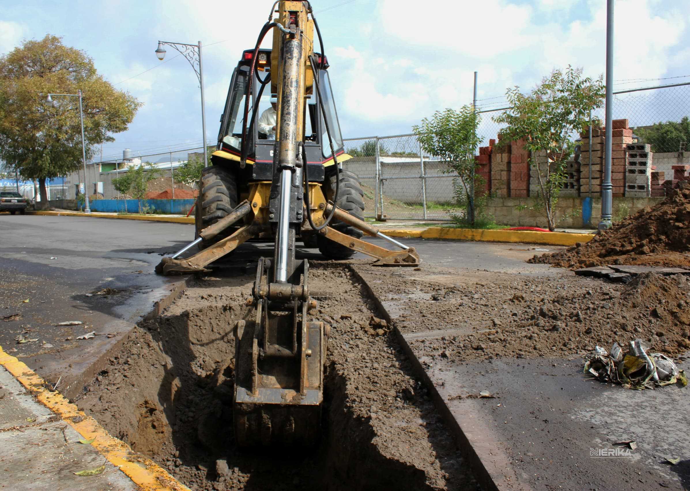 Gobierno de Chiautempan emprende reparación de socavón en calle Iturbide
