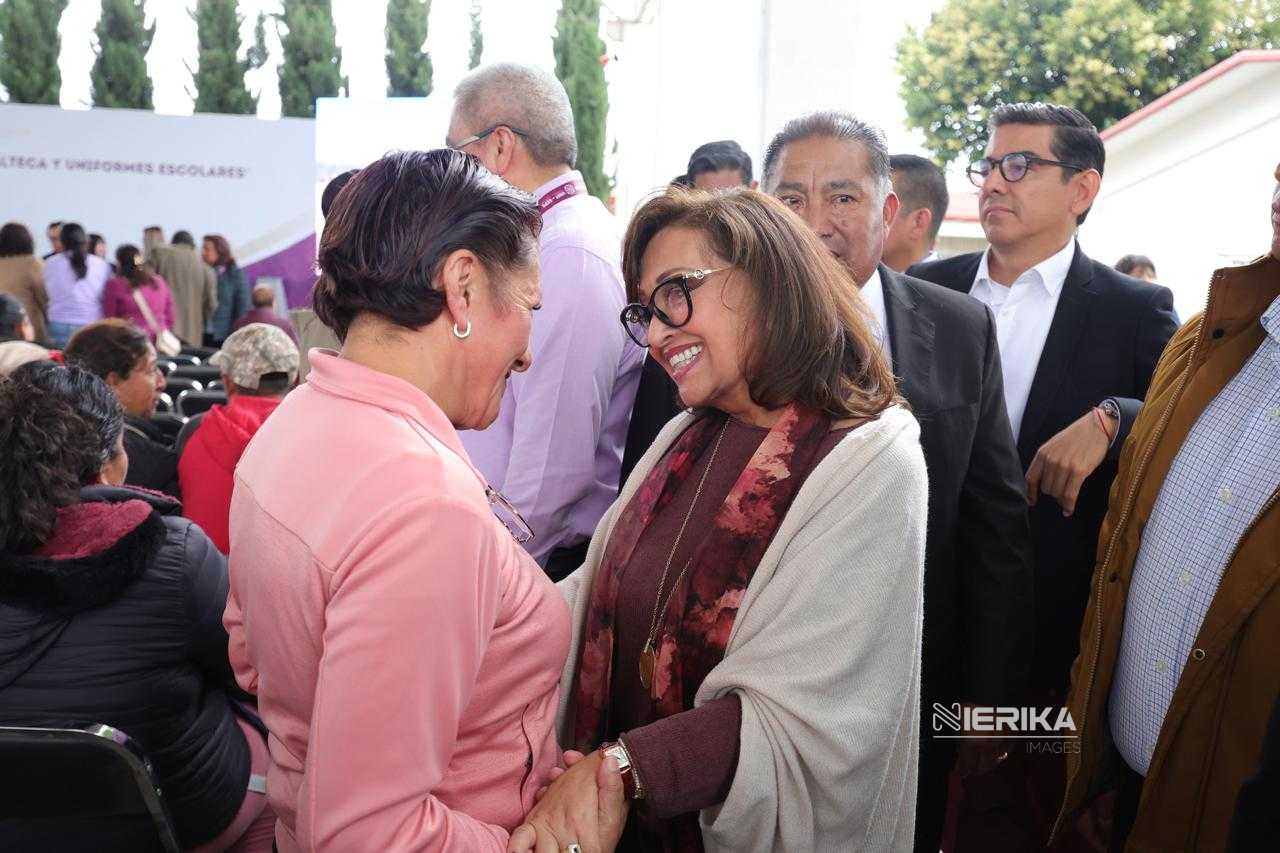 ENTREGA GOBERNADORA APOYOS ECONÓMICOS Y UNIFORMES ESCOLARES; REAFIRMA COMPROMISO CON LOS NIÑOS Y JÓVENES