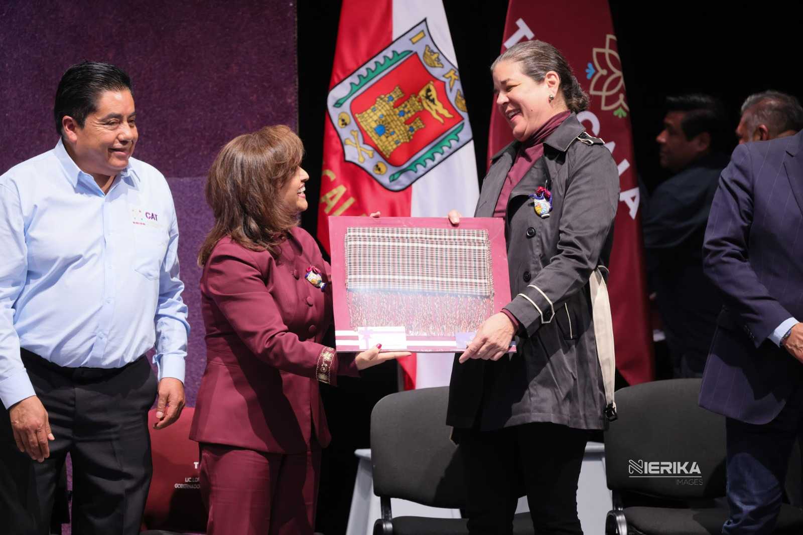 RECONOCEN A ARTESANOS DE TLAXCALA EN CONCURSO ESTATAL DE ARTE POPULAR 2025