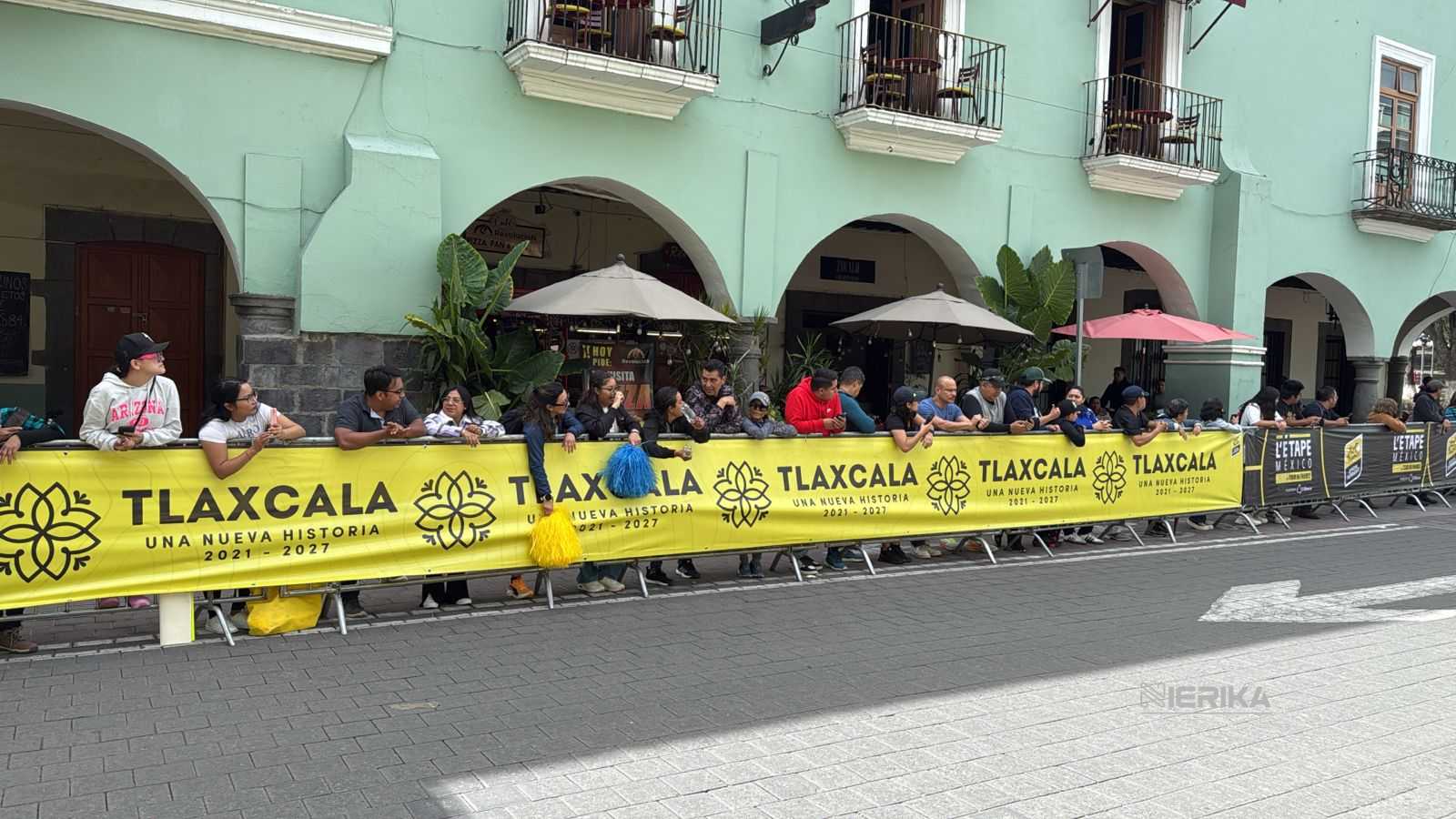 DISFRUTAN VISITANTES Y FAMILIARES DE CICLISTAS DE L’ÉTAPE TLAXCALA BY TOUR DE FRANCE DE LA CULTURA Y GASTRONOMÍA DEL ESTADO