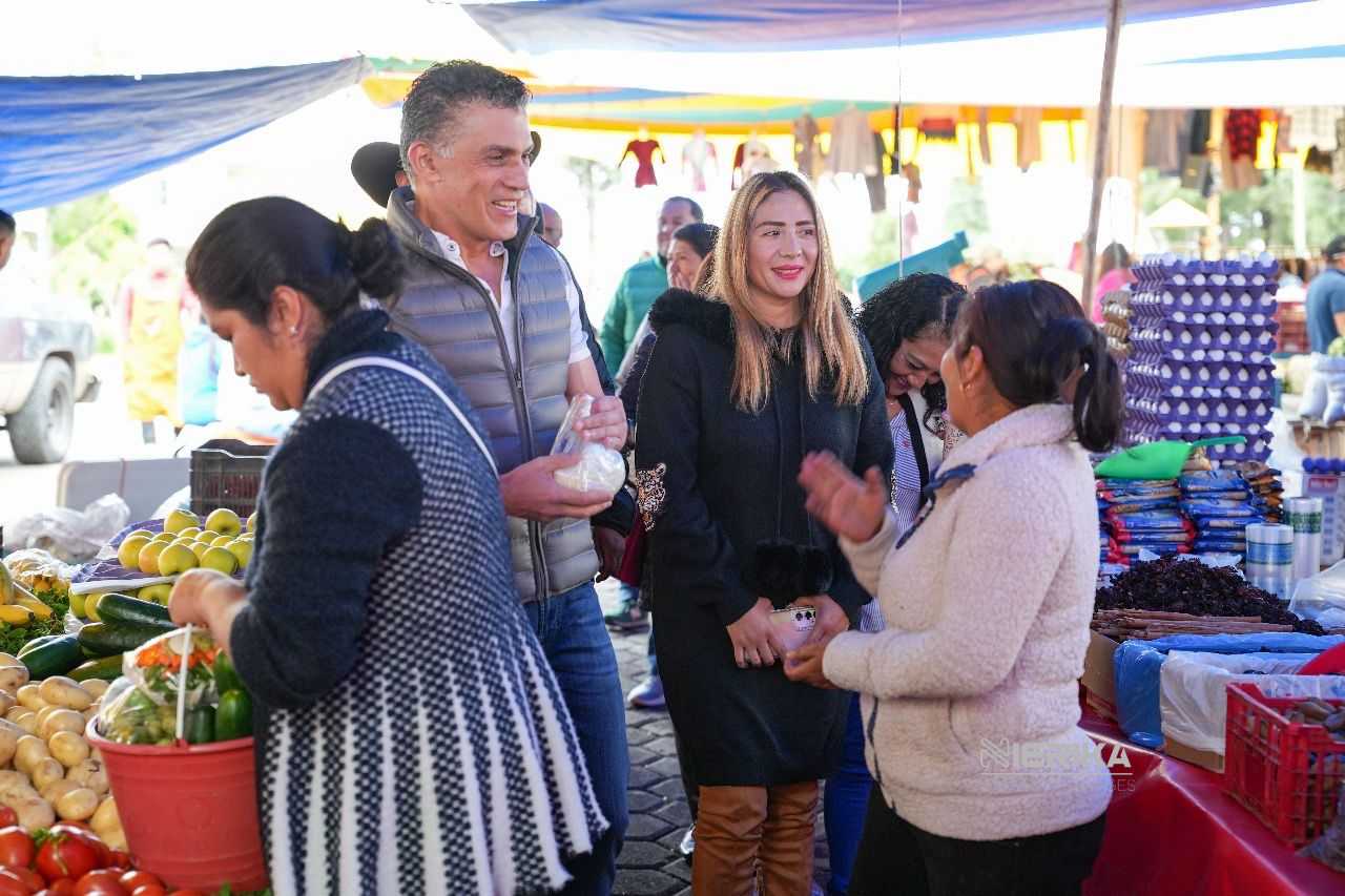 ALCALDE ALFONSO SÁNCHEZ GARCÍA ESCUCHA Y RESPONDE A VECINOS Y COMERCIANTES DEL MERCADO DE LOMA BONITA