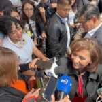 FELICITA GOBERNADORA LORENA CUÉLLAR A PERIODISTAS EN SU DÍA