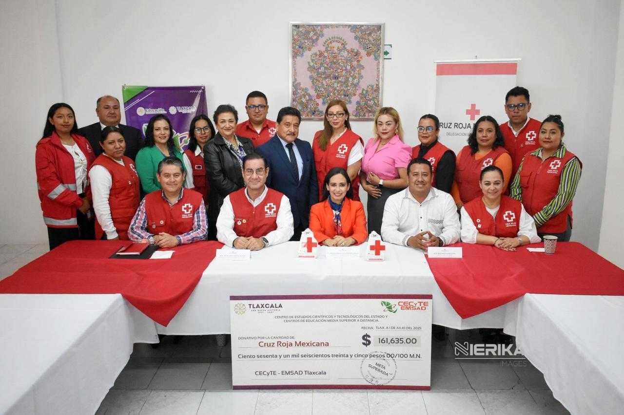 CECYTE-EMSAD DONA MÁS DE 161 MIL PESOS A LA CRUZ ROJA TLAXCALA