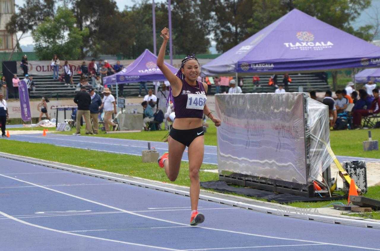 ITA LIVI CONDE CONSIGUE SEGUNDA MEDALLA DE ORO, SE CORONÓ EN LOS 3 MIL METROS PLANOS