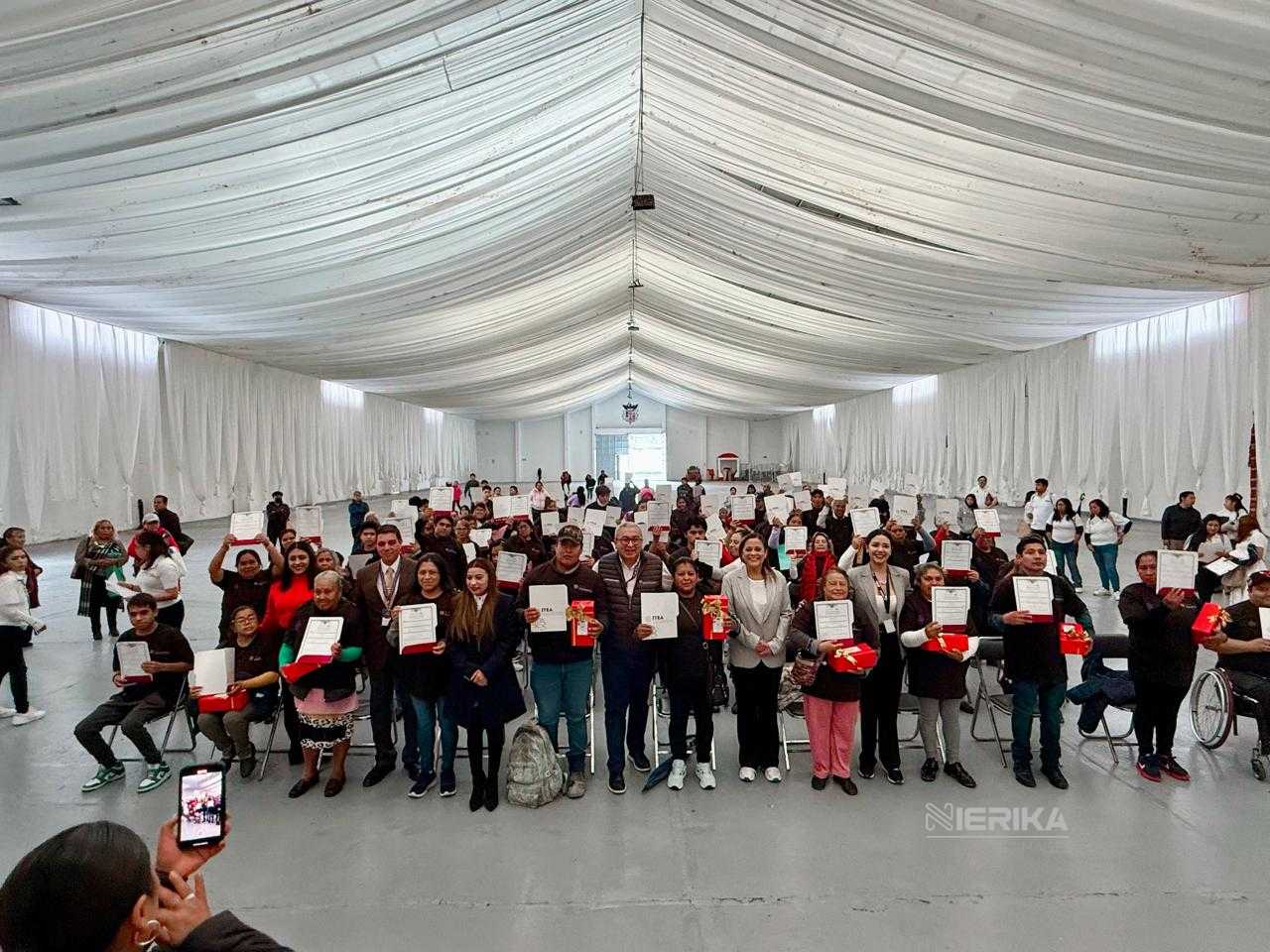 RECONOCE ITEA A 94 TLAXCALTECAS QUE CONCLUYERON SU FORMACIÓN BÁSICA EN CONTLA