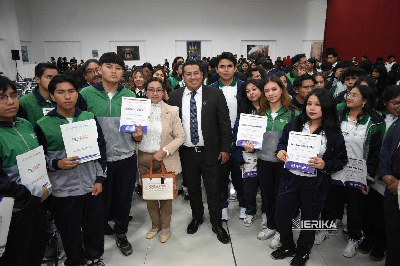 RECONOCE CEYTE-EMSAD A ESTUDIANTES DE EXCELENCIA