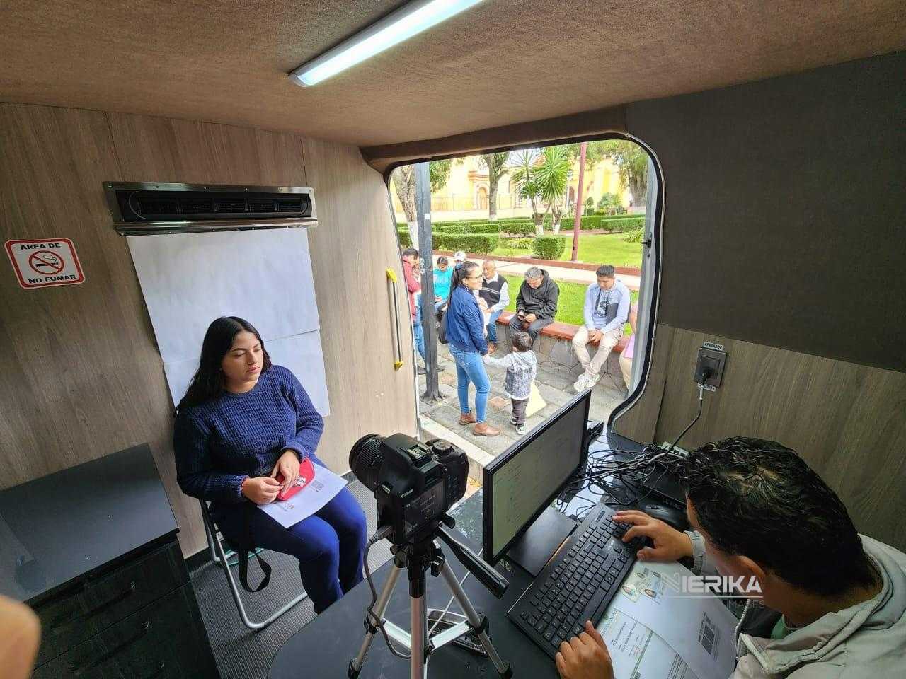 ACERCA SMyT SERVICIOS A LA CIUDADANÍA DE ACUAMANALA CON UNIDAD MÓVIL DE LICENCIAS