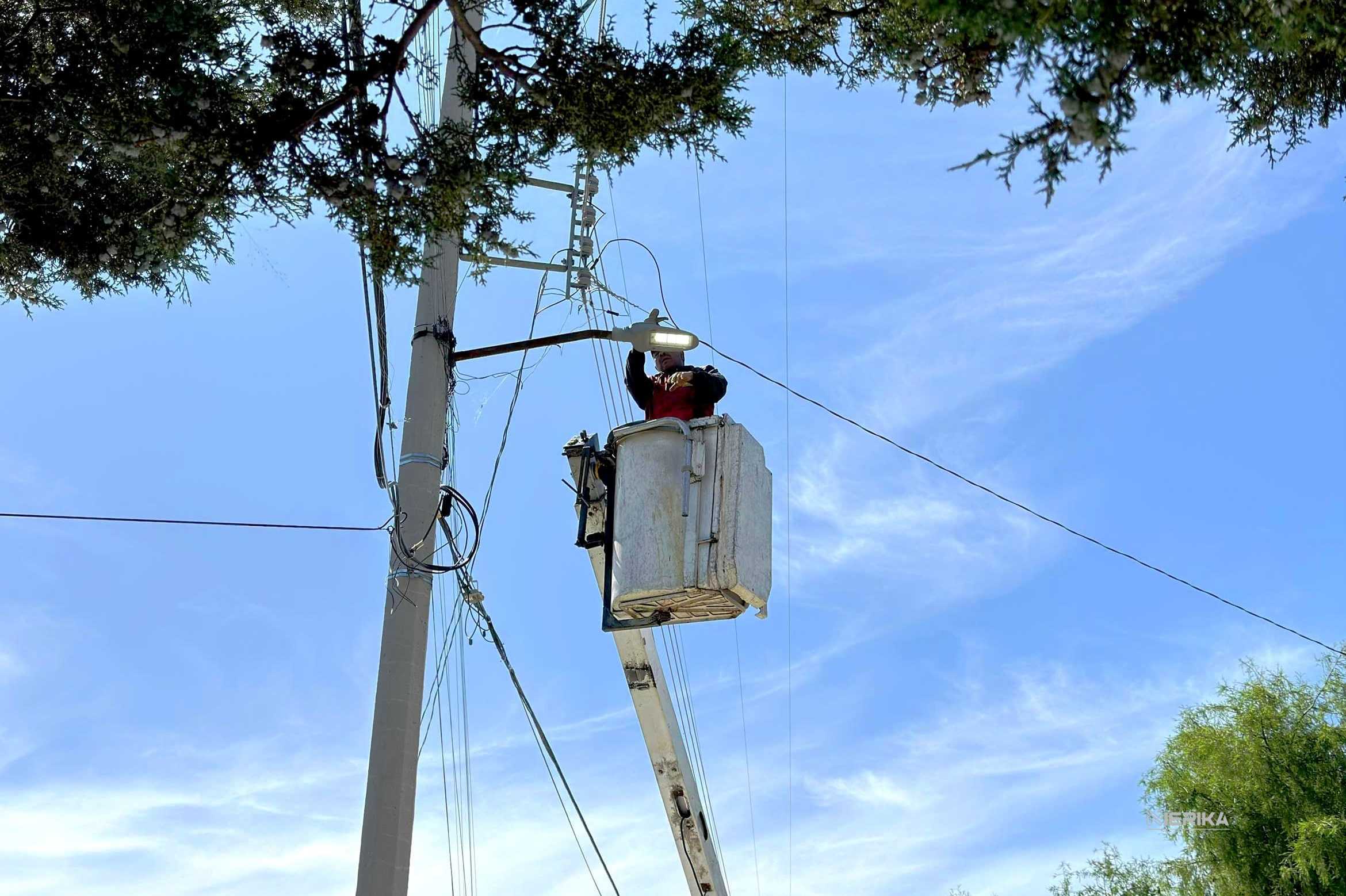 Gobierno de Chiautempan fortalece alumbrado público en Xochiteotla y Cuahuixmatlac
