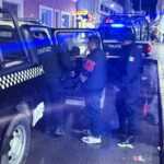 Elementos de seguridad detienen a presuntos desplazadores en banco de Chiautempan