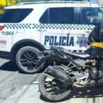Policía de Chiautempan brinda atención inmediata a motociclista tras accidente