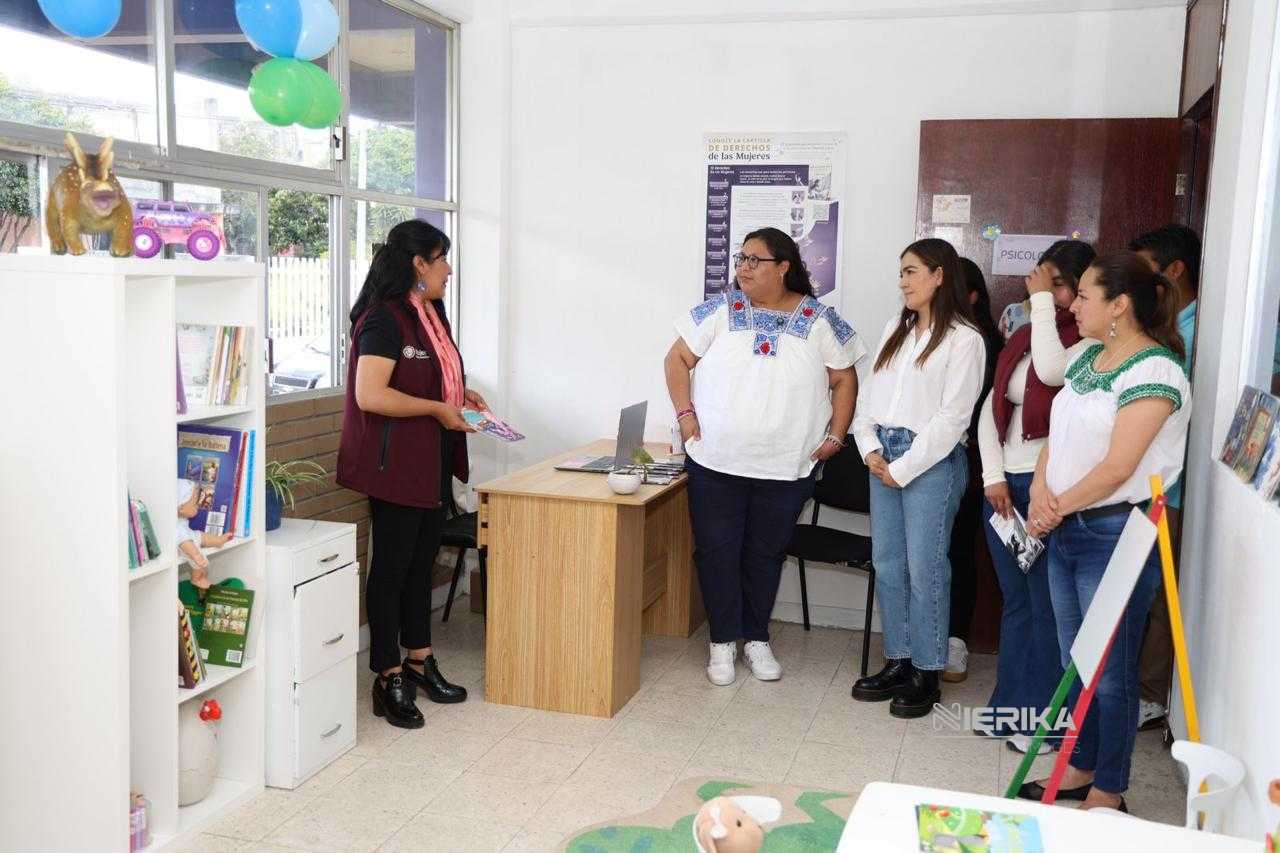 CITLALLI HERNÁNDEZ INAUGURA CENTRO LIBRE PARA LAS MUJERES EN SAN PABLO DEL MONTE