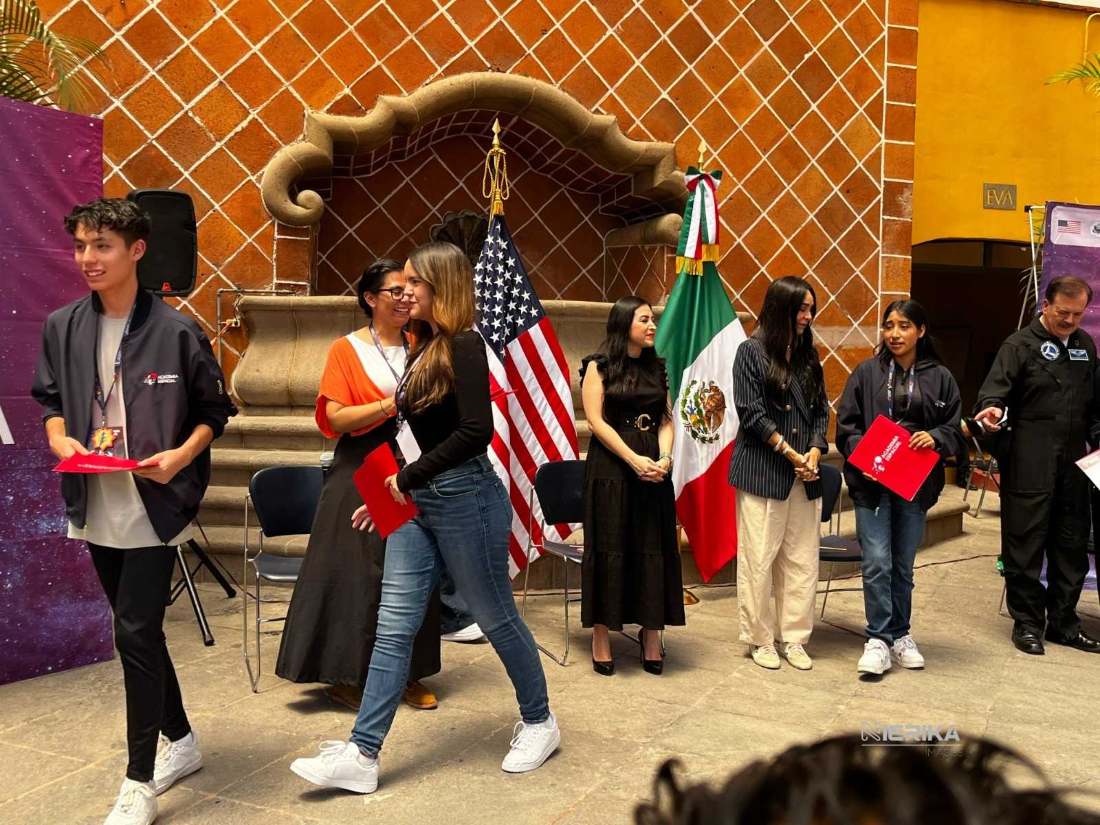 ESTUDIANTES TLAXCALTECAS CONVIVEN CON EXPERTOS DE LA NASA