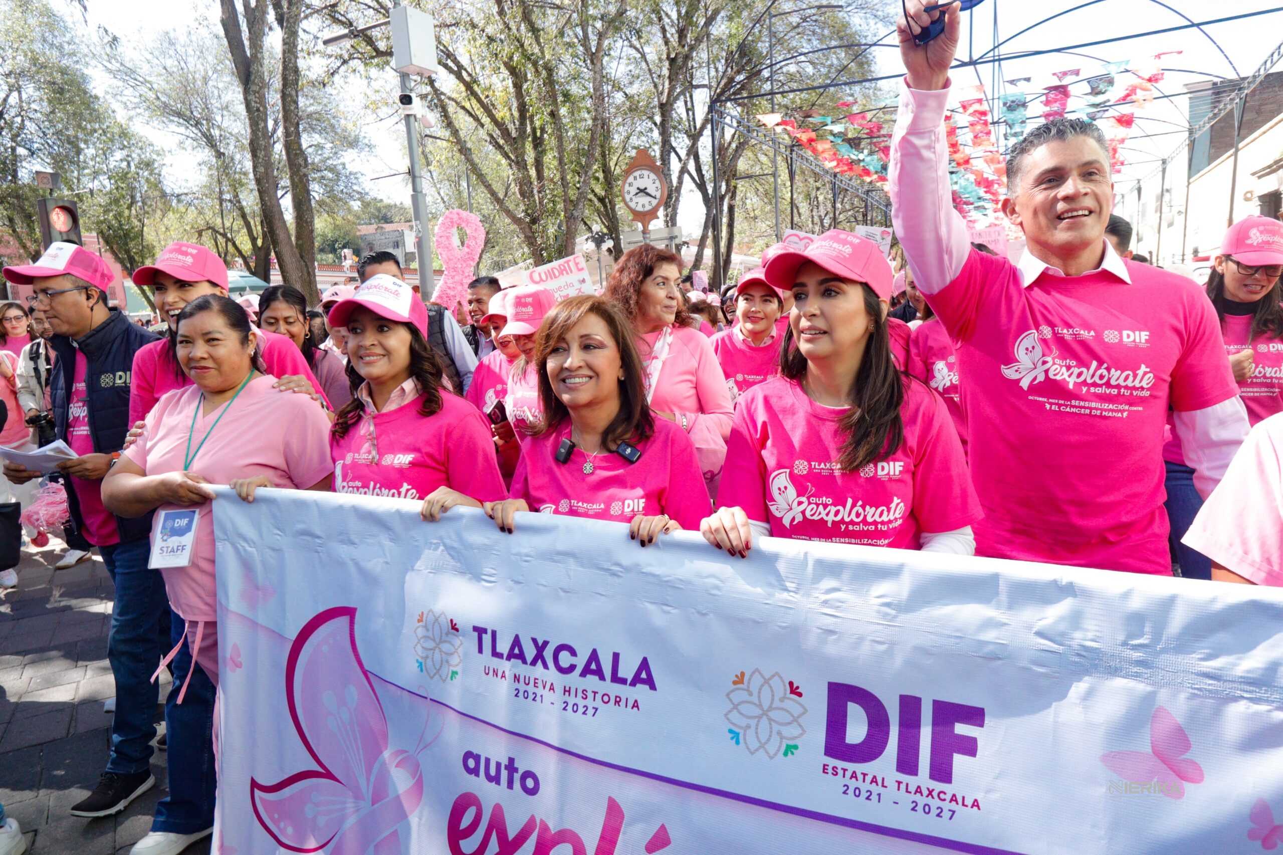 En Tlaxcala, caminata rosa contra el cancer