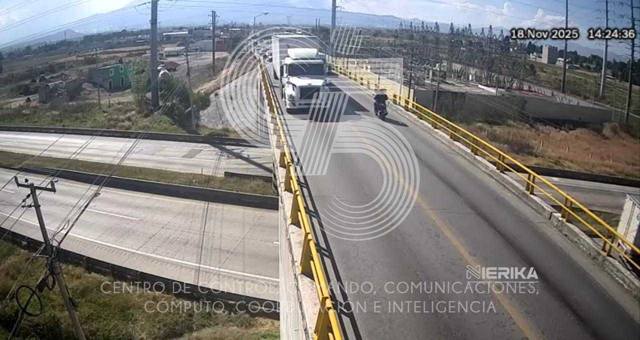 GABINETE DE SEGURIDAD DE TLAXCALA ASEGURA A CINCO PERSONAS VINCULADAS AL ROBO DE UN TRACTOCAMIÓN