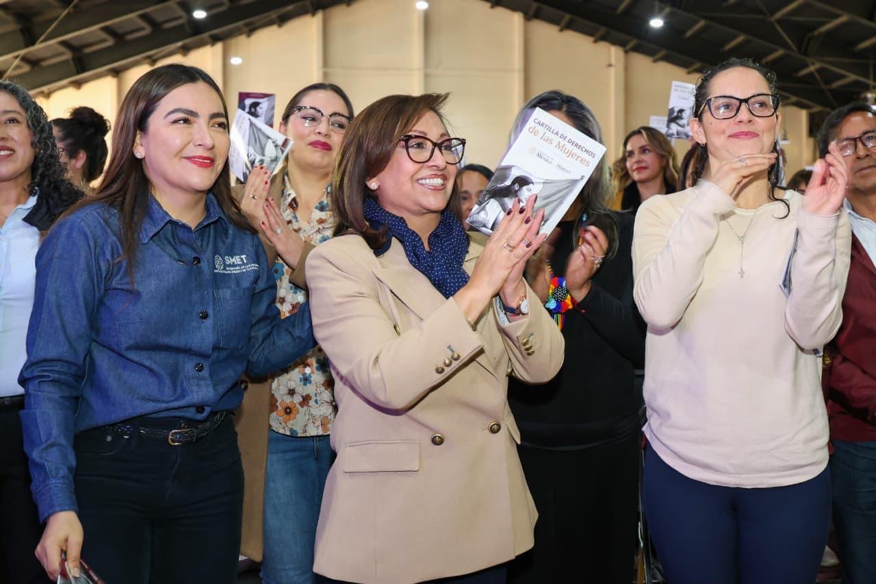 INAUGURA GOBERNADORA FERIA DE ATENCIÓN INTEGRAL PARA MUJERES 2025 EN APIZACO