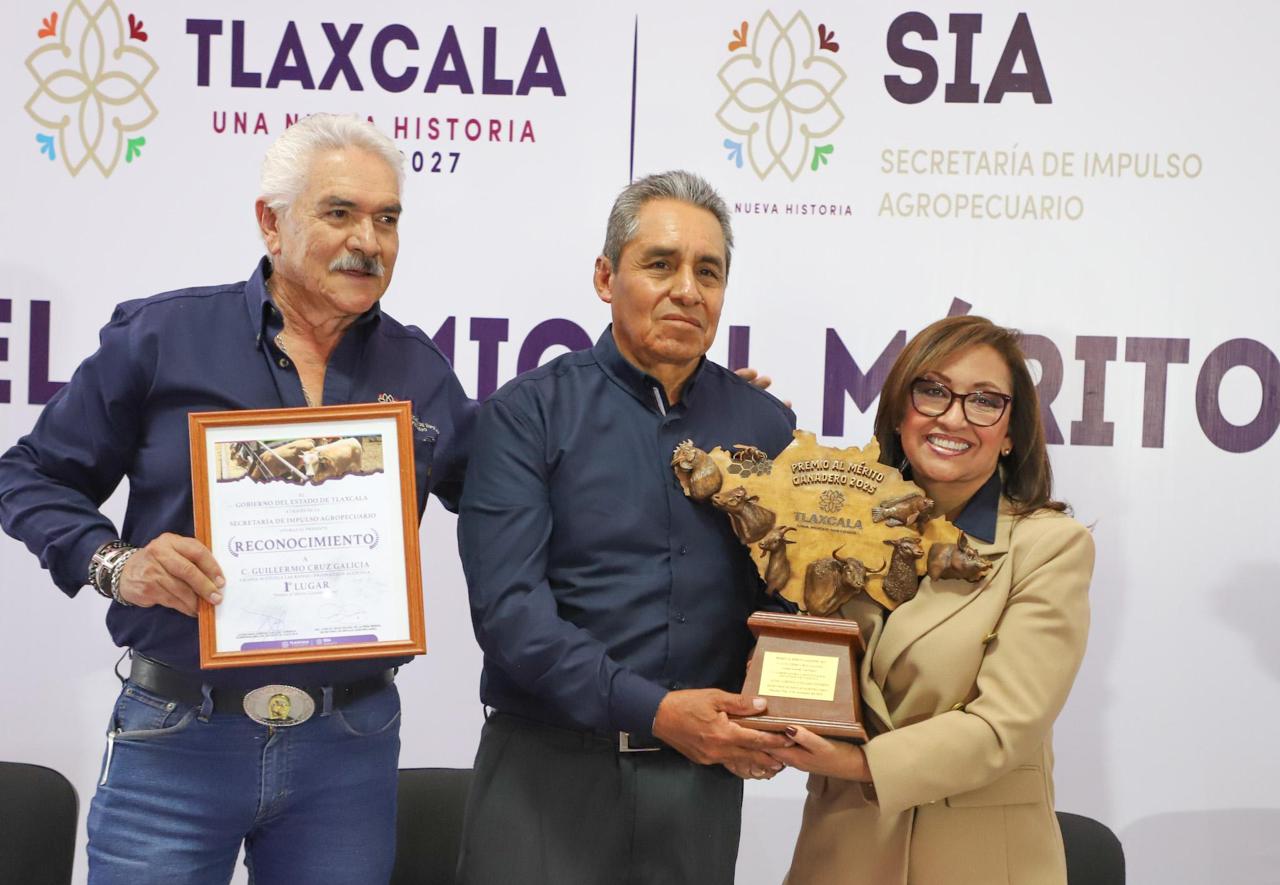 TLAXCALA RECONOCE ESFUERZO Y TRABAJO DE PRODUCTORES CON EL PREMIO AL MÉRITO GANADERO 2025
