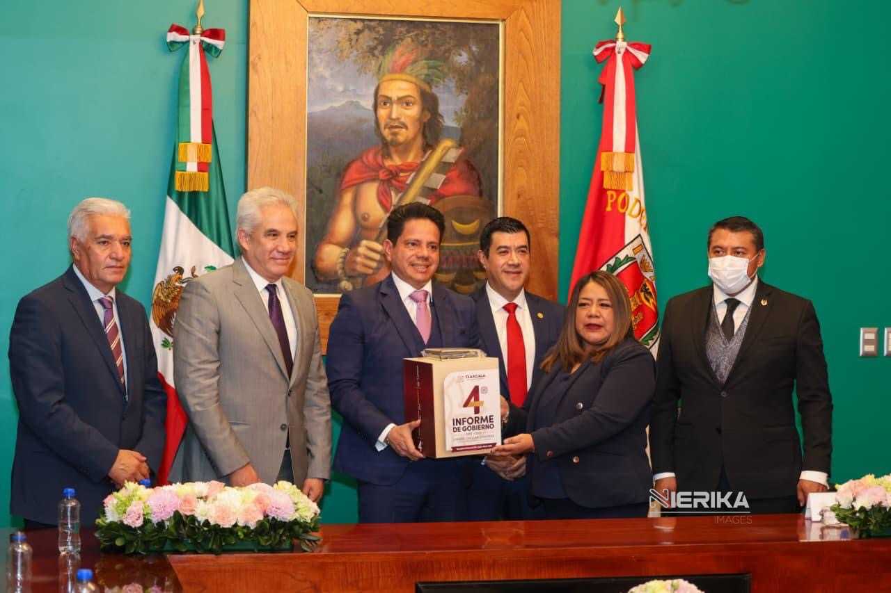 ENTREGA SECRETARIO DE GOBIERNO 4TO INFORME DE LA GOBERNADORA LORENA CUÉLLAR AL CONGRESO DEL ESTADO