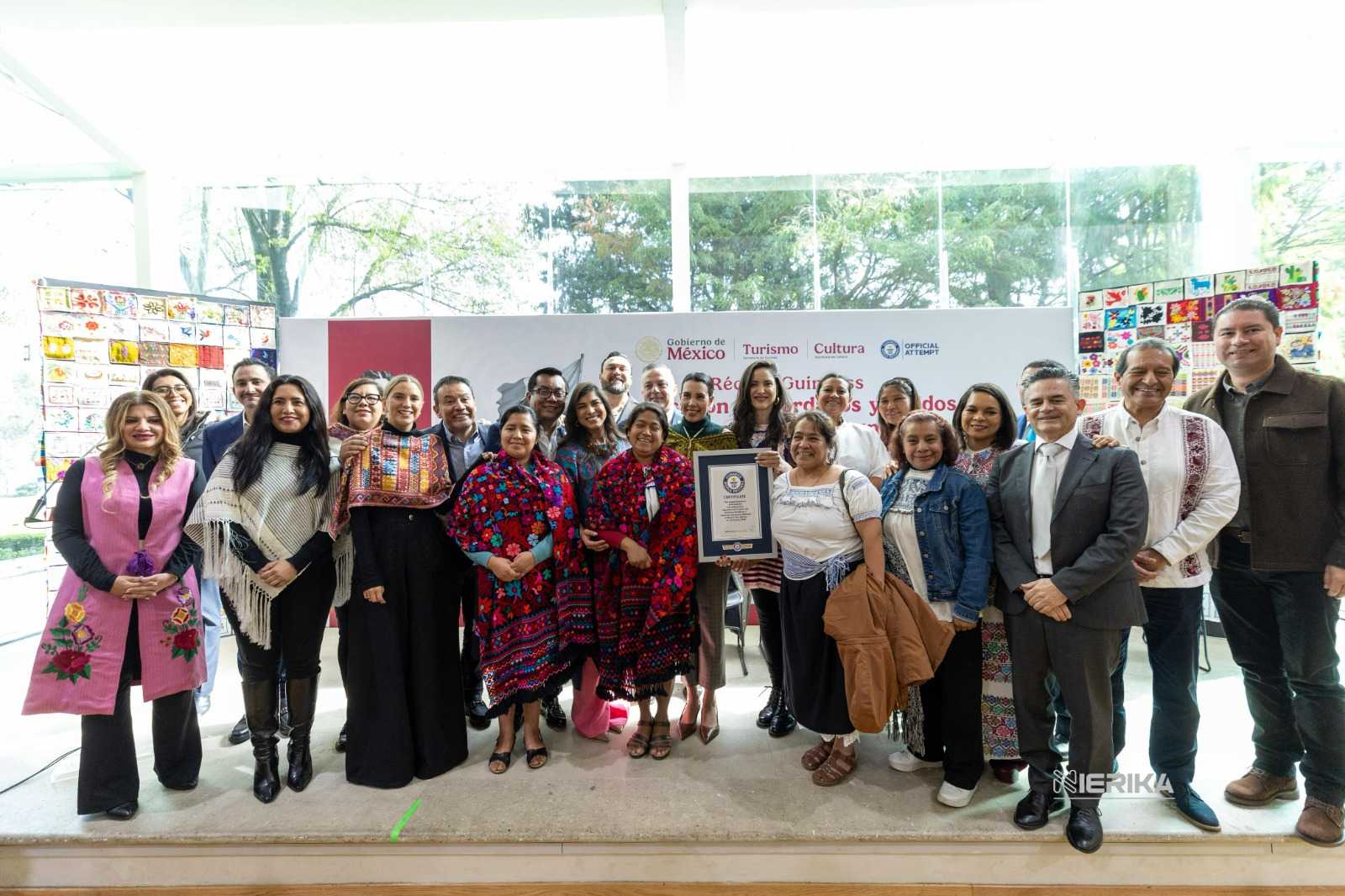 TLAXCALA BRILLA EN LA EXPOSICIÓN DE BORDADOS Y TEJIDOS MÁS GRANDE DEL MUNDO