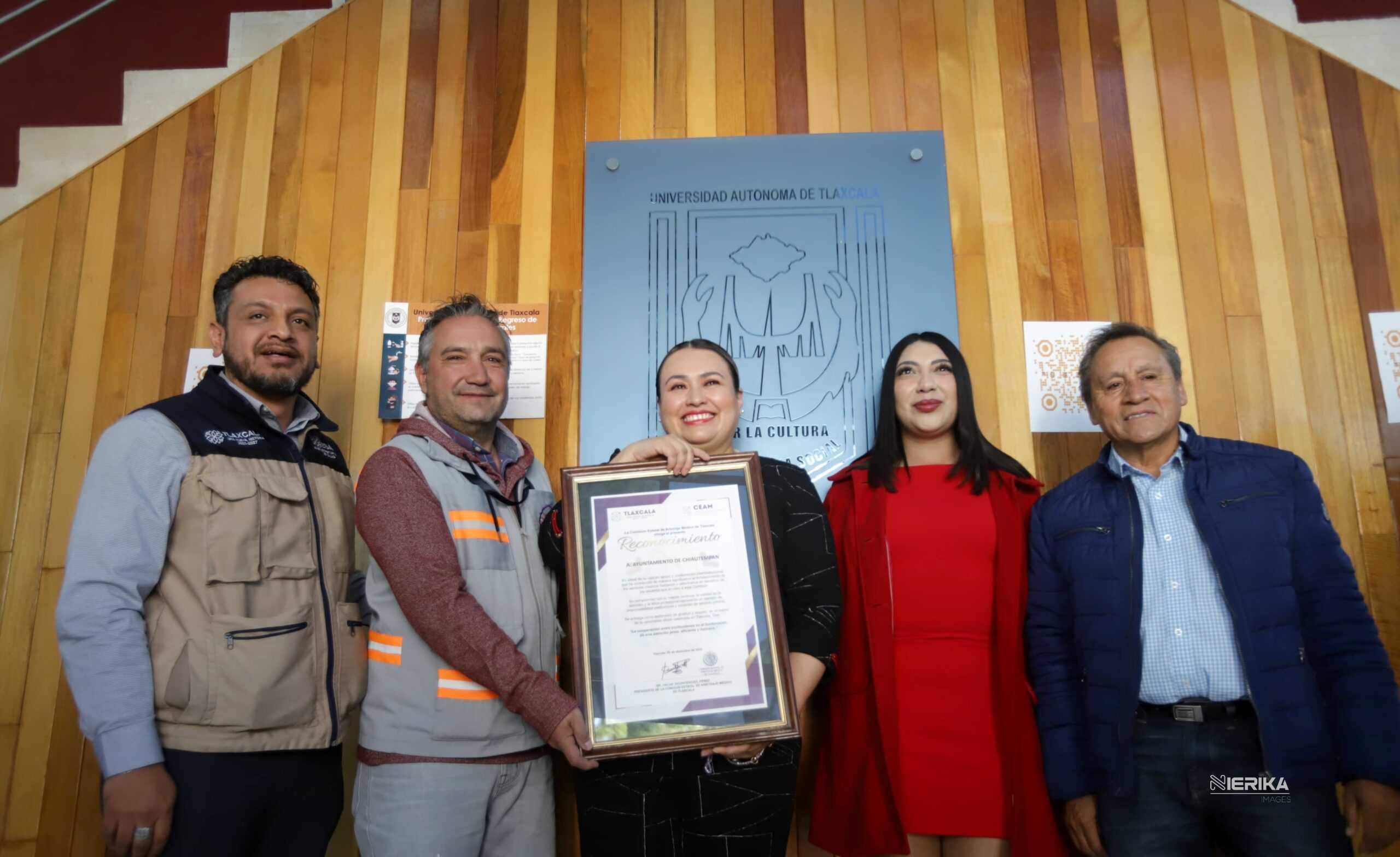 La presidenta municipal de Chiautempan, Blanca Angulo Meneses, firmó un convenio de colaboración con la Comisión Estatal de Arbitraje Médico de Tlaxcala (CEAM)