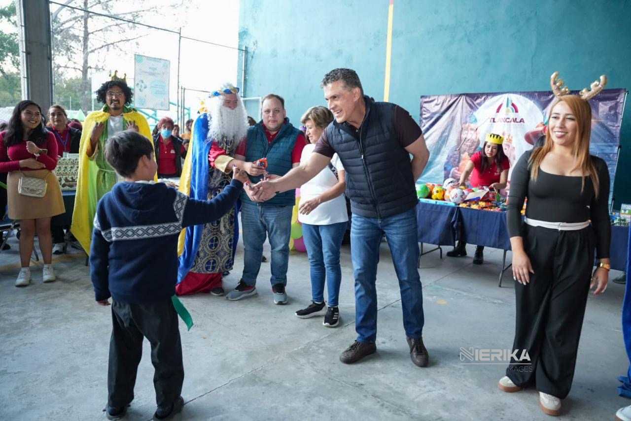 EN LOS FESTEJOS DE DÍA DE REYES NINGUNA COMUNIDAD SE QUEDÓ SIN JUGUETES Y NINGÚN MENOR SIN SONRISAS: ALFONSO SÁNCHEZ GARCÍA